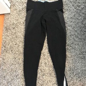 black leggings with pockets